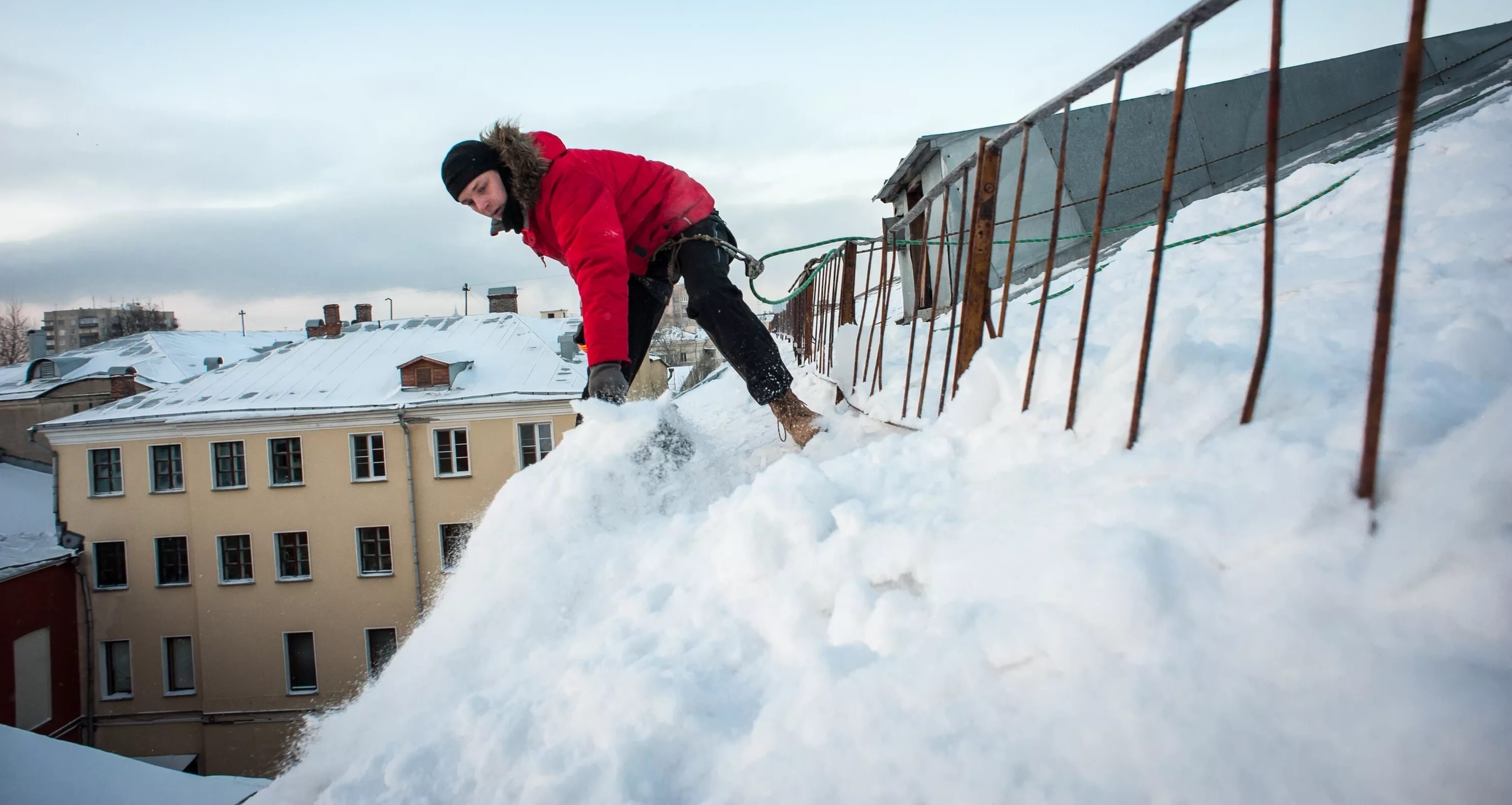 Кировчане могут узнать о потенциально опасных крышах через ГИС Кировской области (анонс)