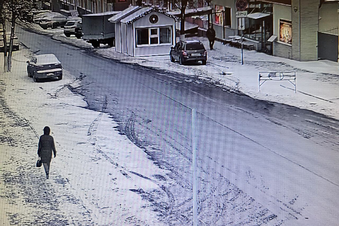 Пешеходную Спасскую готовят к фестивалю елок