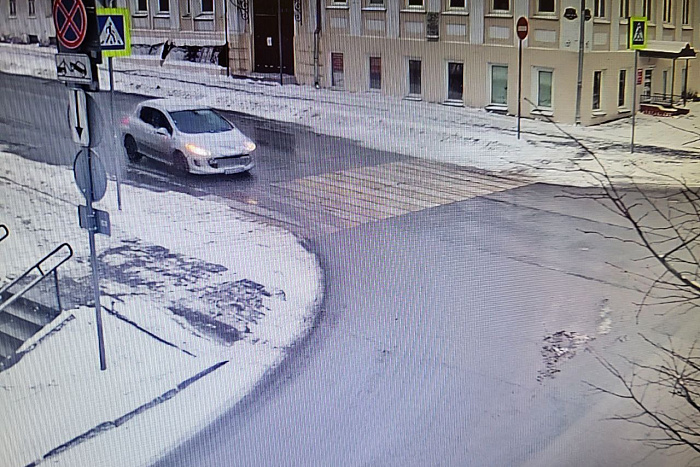 Пешеходную Спасскую готовят к фестивалю елок