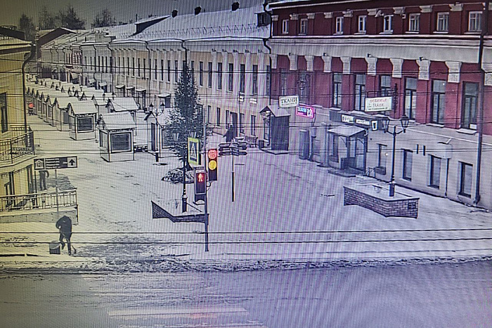 Пешеходную Спасскую готовят к фестивалю елок (анонс)