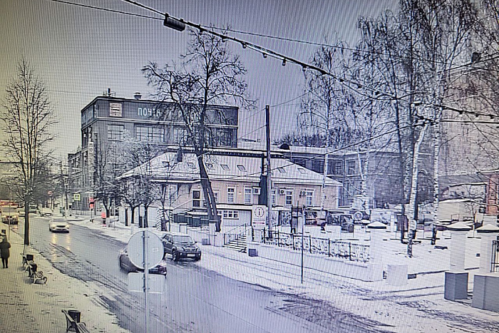 Пешеходную Спасскую готовят к фестивалю елок