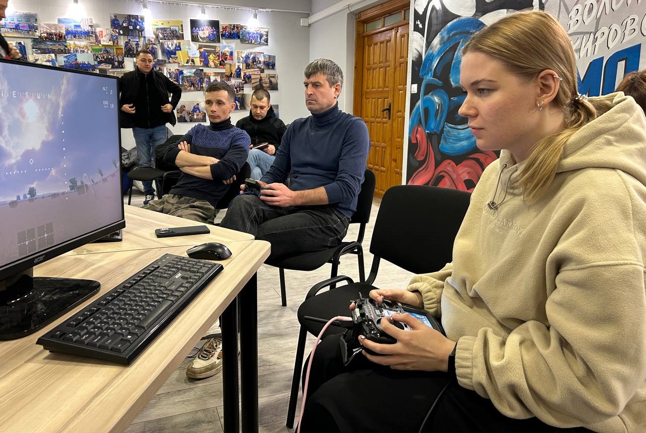 Сотрудники кировского ЦСР обучаются на операторов беспилотных летательных аппаратов